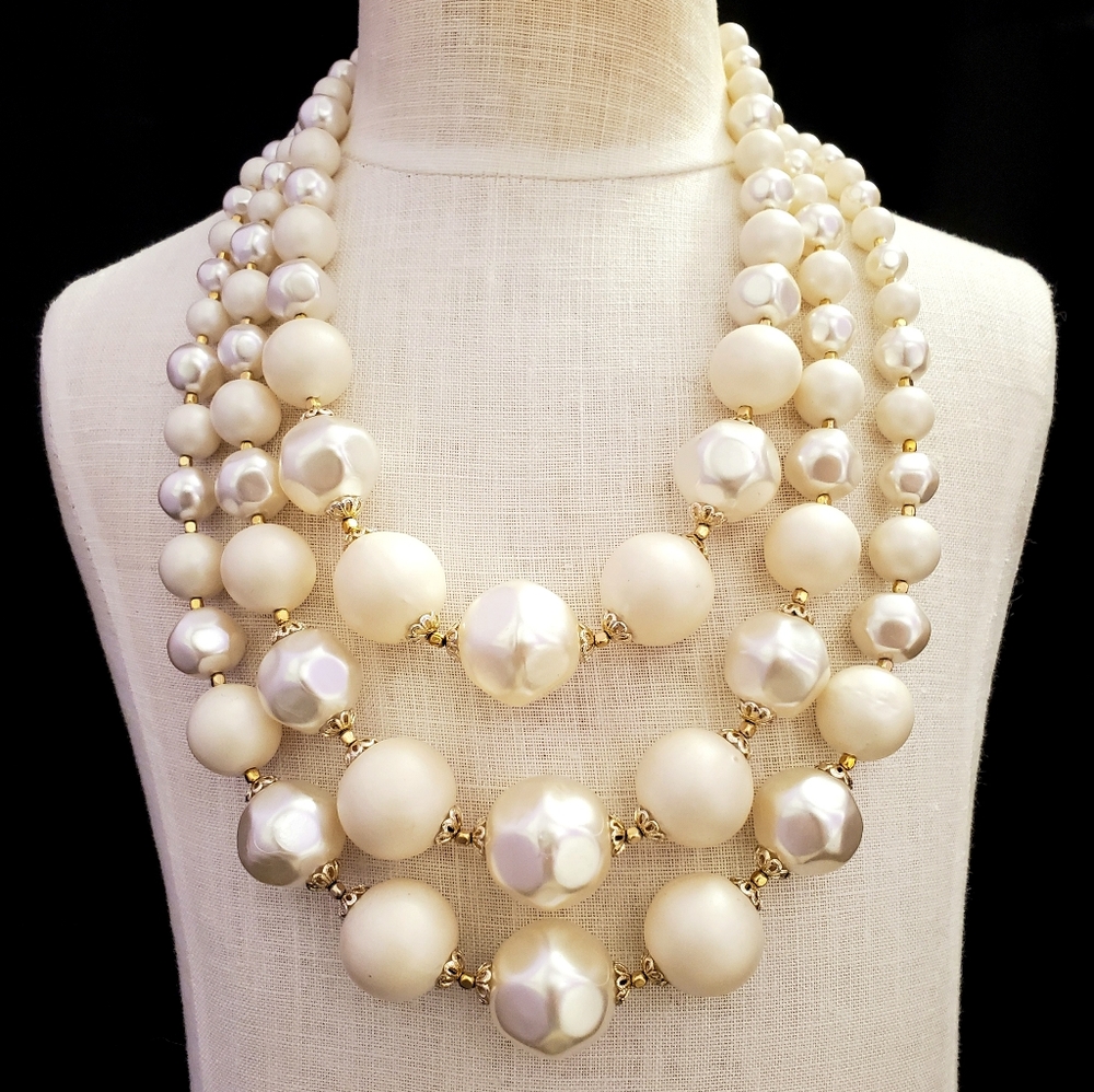 Vintage 3-strand faux pearl & gold beads necklace